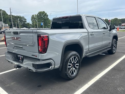 Used 2025 GMC Sierra 1500 AT4 w/ AT4 Premium Package AWD/4WD image 8