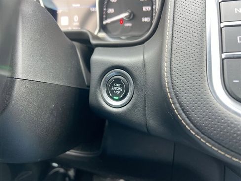 Used 2021 GMC Yukon SLT w/ SLT Luxury Plus Package image 17