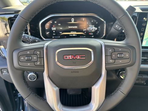 New 2026 GMC Sierra 1500 Elevation image 17