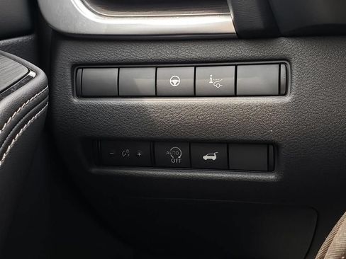 Used 2023 Nissan Rogue Platinum w/ Platinum Premium Package AWD/4WD image 28