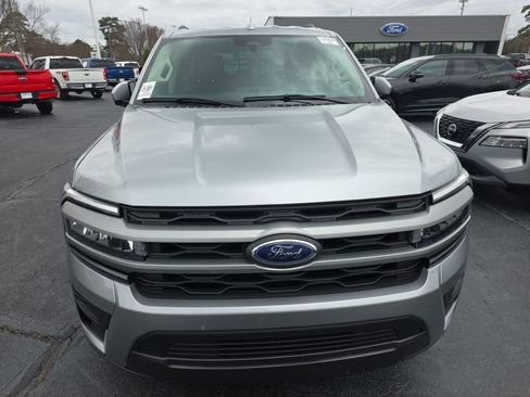 Used 2024 Ford Expedition XLT image 2