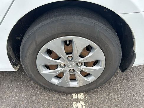 Used 2016 Hyundai Accent SE w/ Option Group 02 image 7