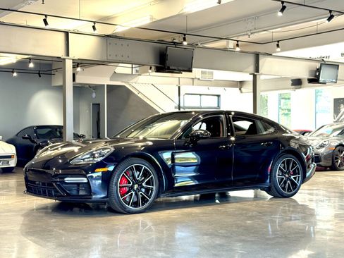 Used 2018 Porsche Panamera Turbo image 32