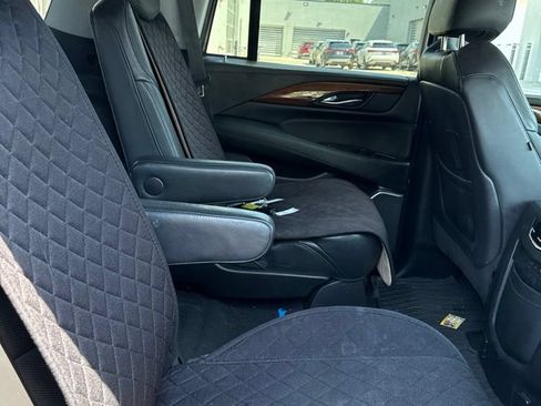 Used 2020 Cadillac Escalade Premium Luxury w/ Escalade Sport Edition AWD/4WD image 5