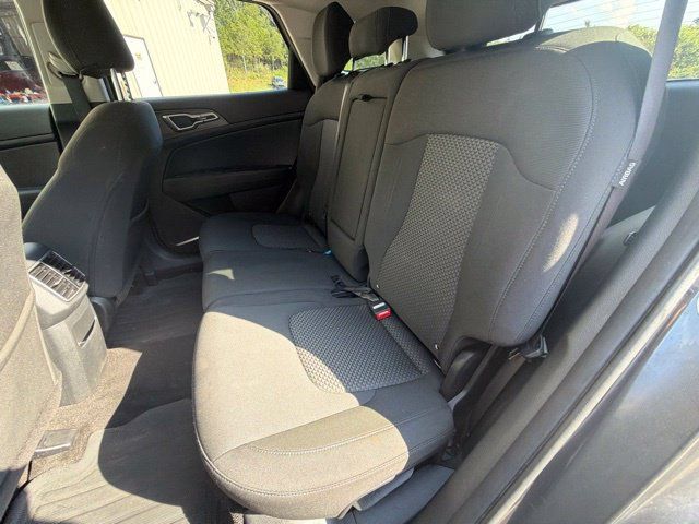 Used 2024 Kia Sportage LX FWD image 13