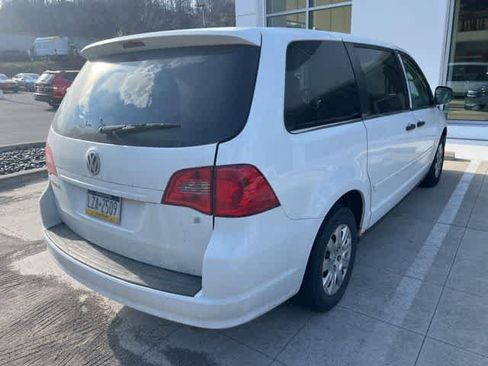 Used 2013 Volkswagen Routan S image 5