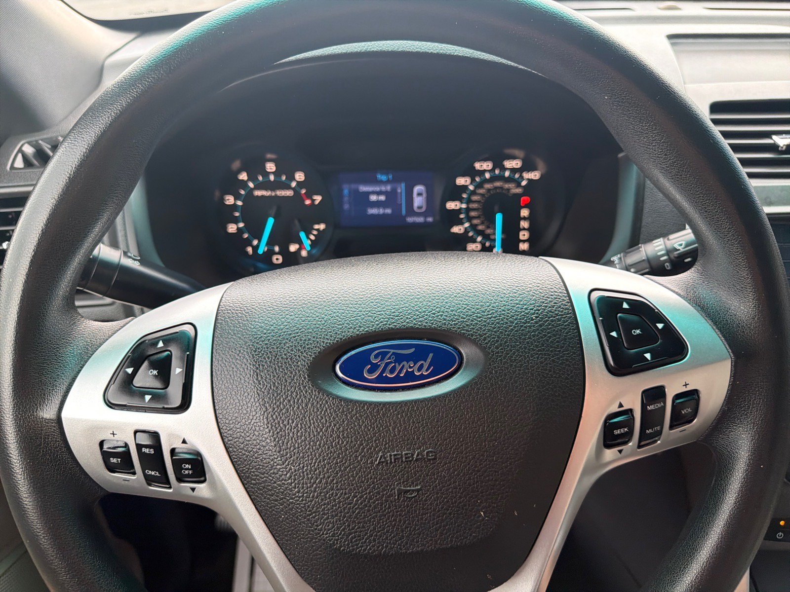 Used 2015 Ford Explorer 4WD image 10