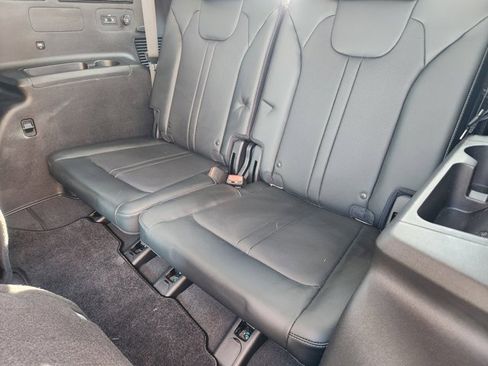Certified 2023 Kia Sorento SX image 31