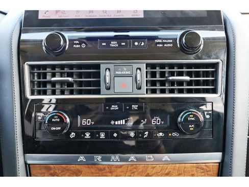 Used 2024 Nissan Armada SL image 27