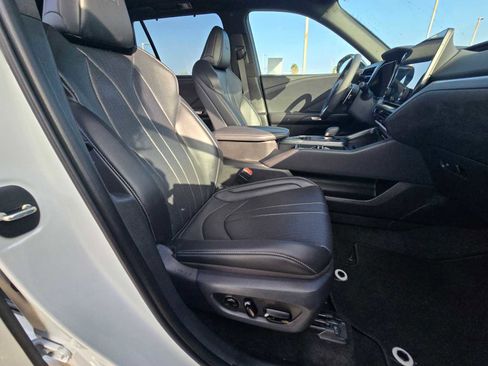 New 2026 Lexus TX 500h AWD image 12