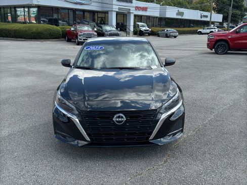 Used 2025 Nissan Altima 2.5 SV FWD image 4