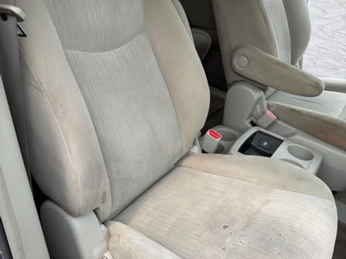 Used 2015 Nissan Quest SV FWD image 19