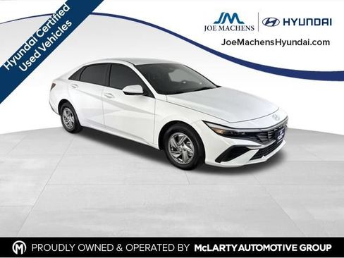 Used 2026 Hyundai Elantra SE FWD image 2
