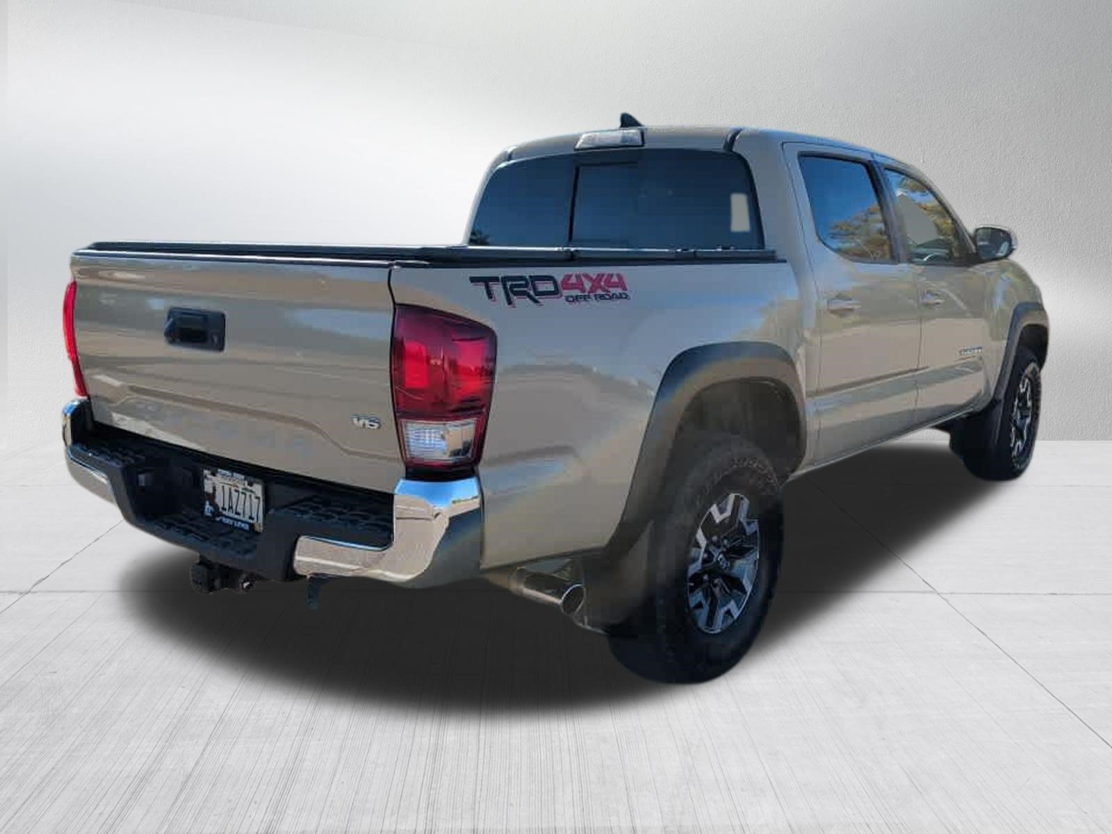 Used 2017 Toyota Tacoma TRD Off-Road w/ Tow Package (A/T) AWD/4WD image 12
