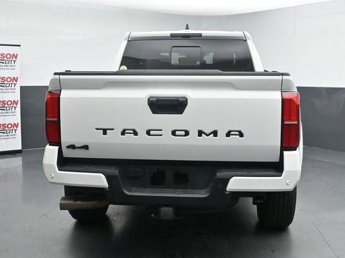 Used 2024 Toyota Tacoma TRD Sport AWD/4WD image 8