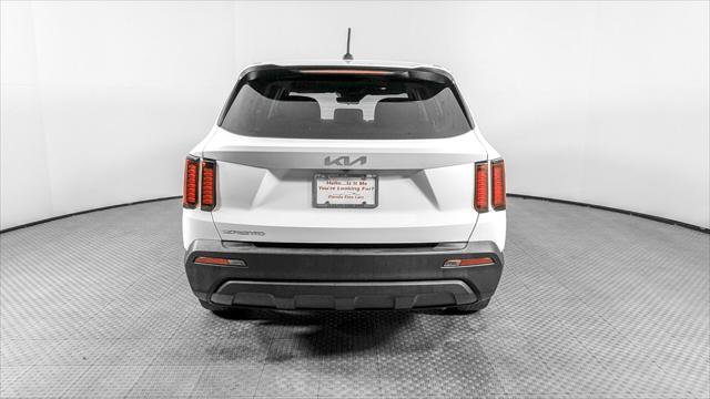 Used 2023 Kia Sorento LX FWD image 7