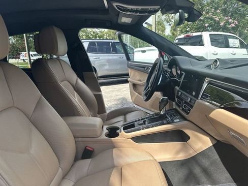 Used 2020 Porsche Macan AWD/4WD image 30