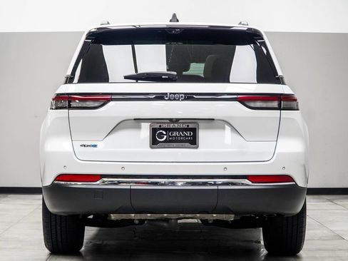 Used 2022 Jeep Grand Cherokee Limited 4xe w/ Luxury Tech Group II image 11