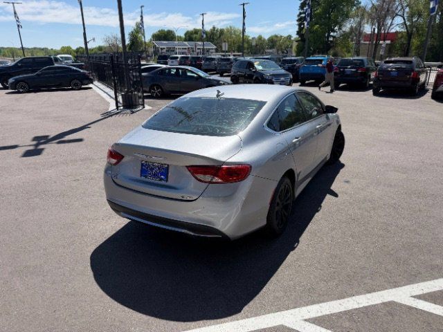 Used 2016 Chrysler 200 Limited FWD image 9