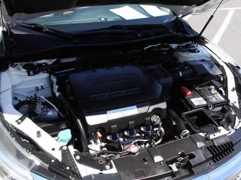 Used 2016 Honda Accord Touring image 23