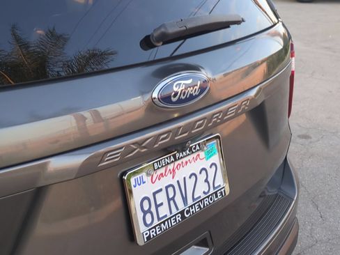 Used 2018 Ford Explorer XLT w/ Equipment Group 202A FWD image 31