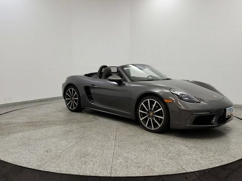 Used 2017 Porsche 718 Boxster RWD image 12