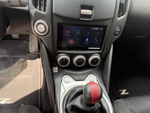Used 2016 Nissan 370Z Coupe RWD image 21
