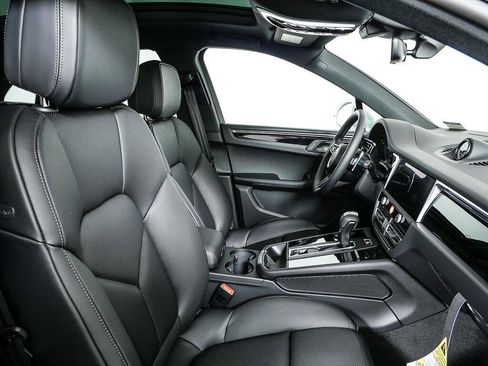 Certified 2026 Porsche Macan Turbo AWD/4WD image 24