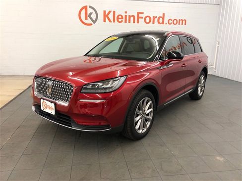 Used 2022 Lincoln Corsair AWD w/ Premium Package image 3