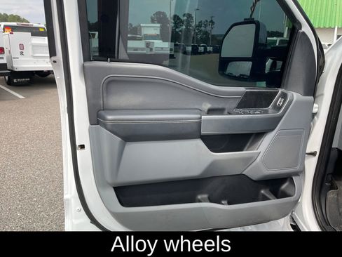 Used 2022 Ford F150 XLT w/ Equipment Group 302A High image 11