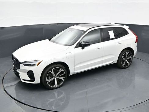 Used 2024 Volvo XC60 T8 Ultimate w/ Climate Package AWD/4WD image 31