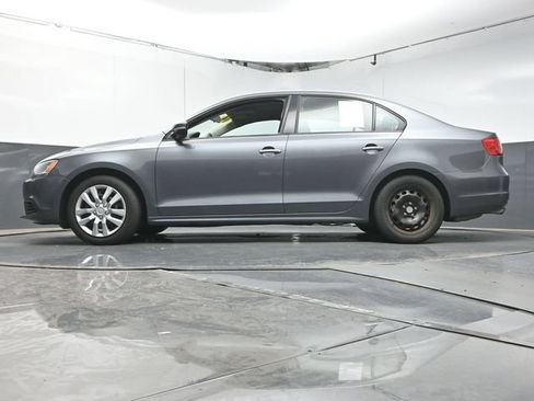 Used 2014 Volkswagen Jetta SE FWD image 35
