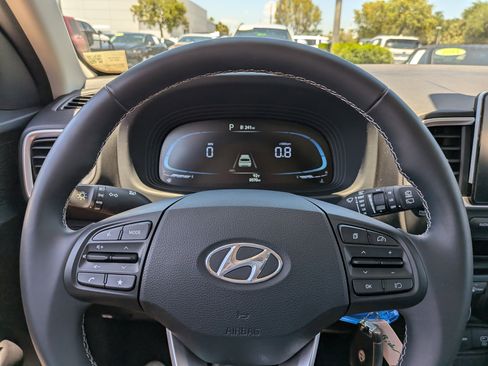 Used 2023 Hyundai Venue SEL FWD image 26