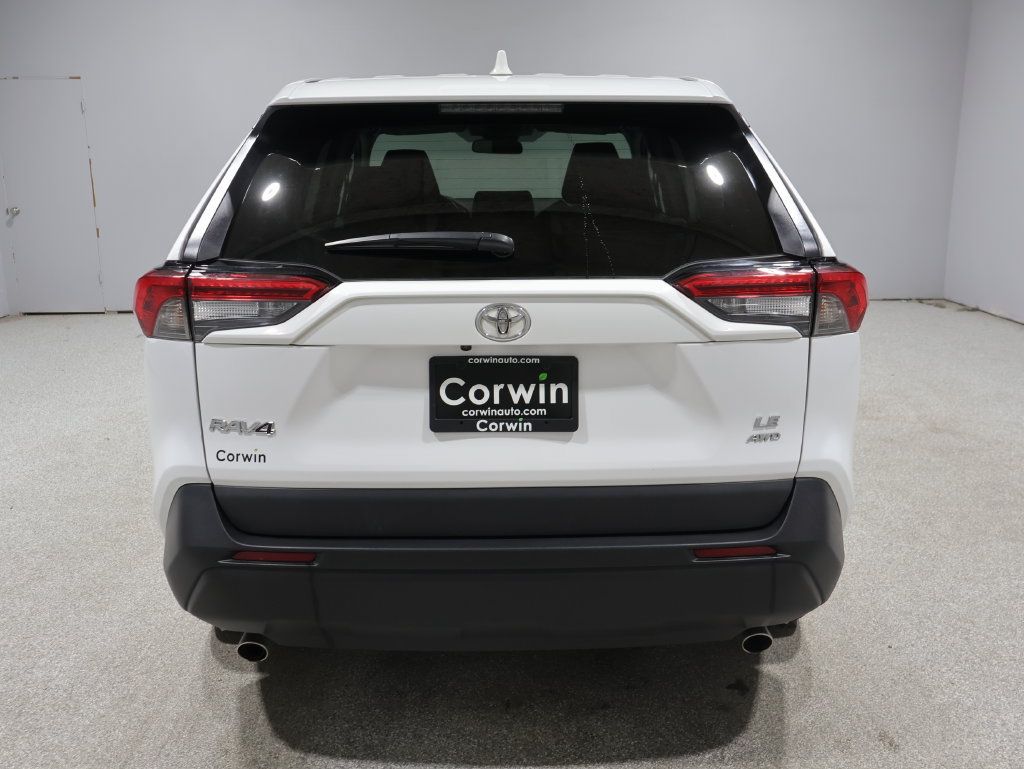 Used 2025 Toyota RAV4 LE AWD/4WD image 3