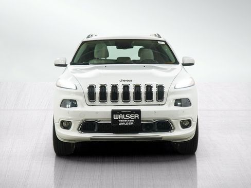 Used 2016 Jeep Cherokee Overland w/ Technology Group AWD/4WD image 8