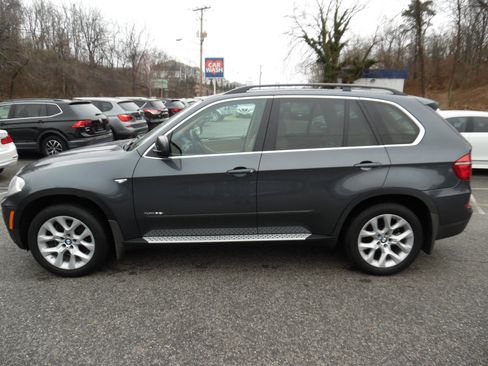 Used 2013 BMW X5 xDrive35i image 2