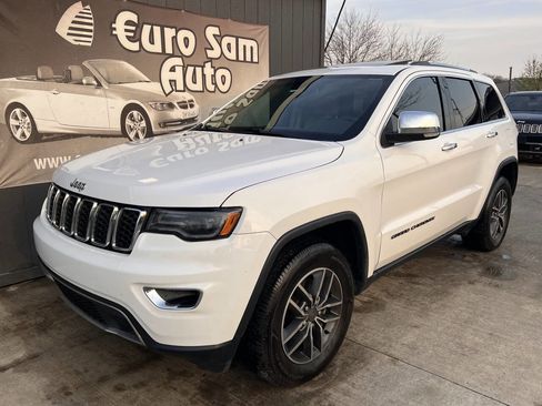 Used 2017 Jeep Grand Cherokee Overland image 3