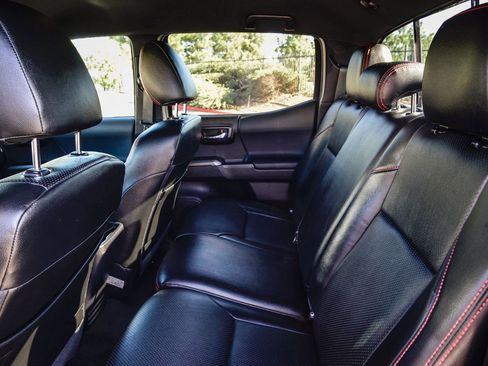 Certified 2023 Toyota Tacoma TRD Off-Road image 21