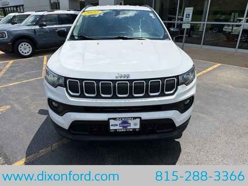 Used 2022 Jeep Compass Latitude AWD/4WD image 2