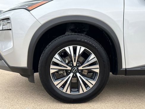 Used 2023 Nissan Rogue SV image 6