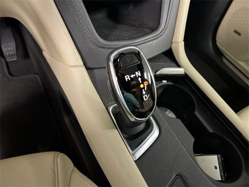 Used 2018 Cadillac XT5 Premium Luxury image 16