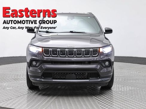 Used 2024 Jeep Compass Latitude AWD/4WD image 2