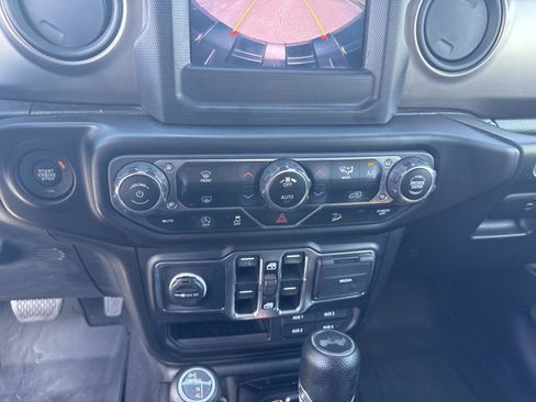 Used 2021 Jeep Wrangler Unlimited Willys image 27