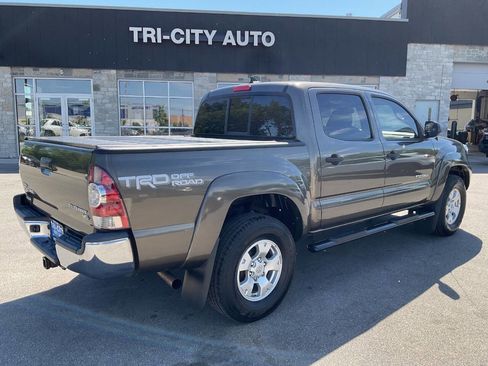 Used 2015 Toyota Tacoma PreRunner w/ TRD Off-Road Package RWD image 7