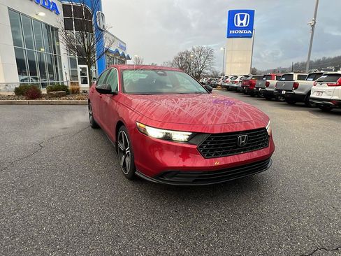 Used 2023 Honda Accord Sport image 2