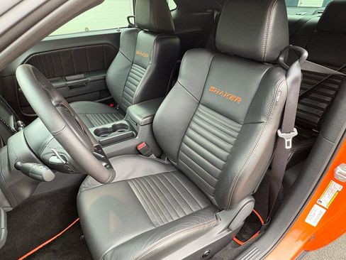 Used 2014 Dodge Challenger R/T RWD image 21