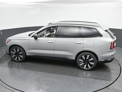 Used 2025 Volvo EX90 Ultra AWD/4WD image 38