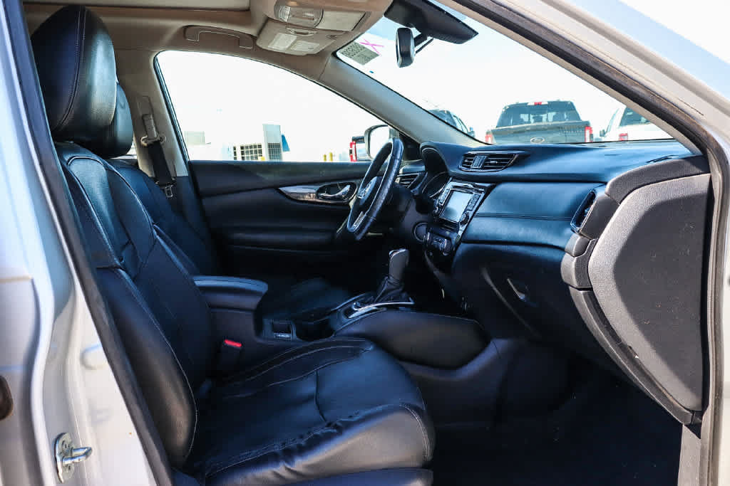 Used 2017 Nissan Rogue SL w/ SL Premium Package FWD image 15