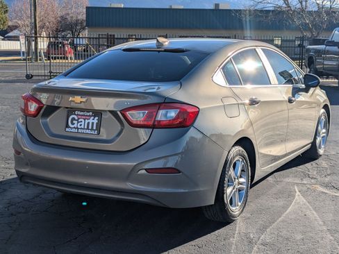 Used 2017 Chevrolet Cruze LT w/ Convenience Package image 3
