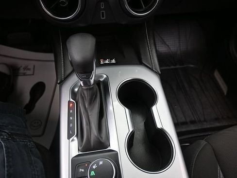 Used 2024 Chevrolet Blazer LT w/ Convenience Package FWD image 11